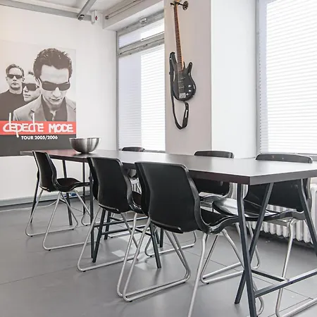 Hidden Submarine Апартаменты